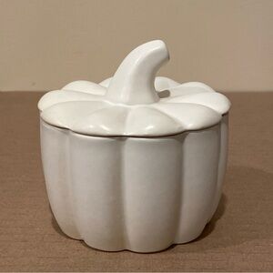 Sand & Fog Ceramic White Pumpkin Scented Candle 11 oz